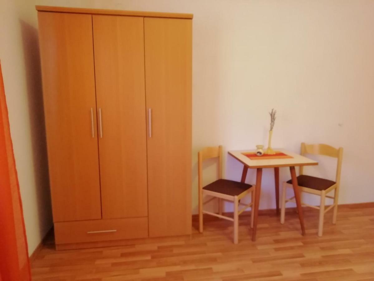 Apartments Jadranka Ivana Pula Eksteriør billede