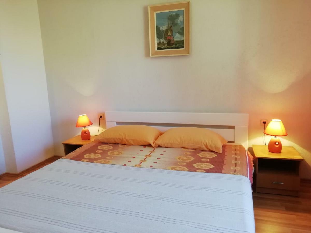 Apartments Jadranka Ivana Pula Eksteriør billede