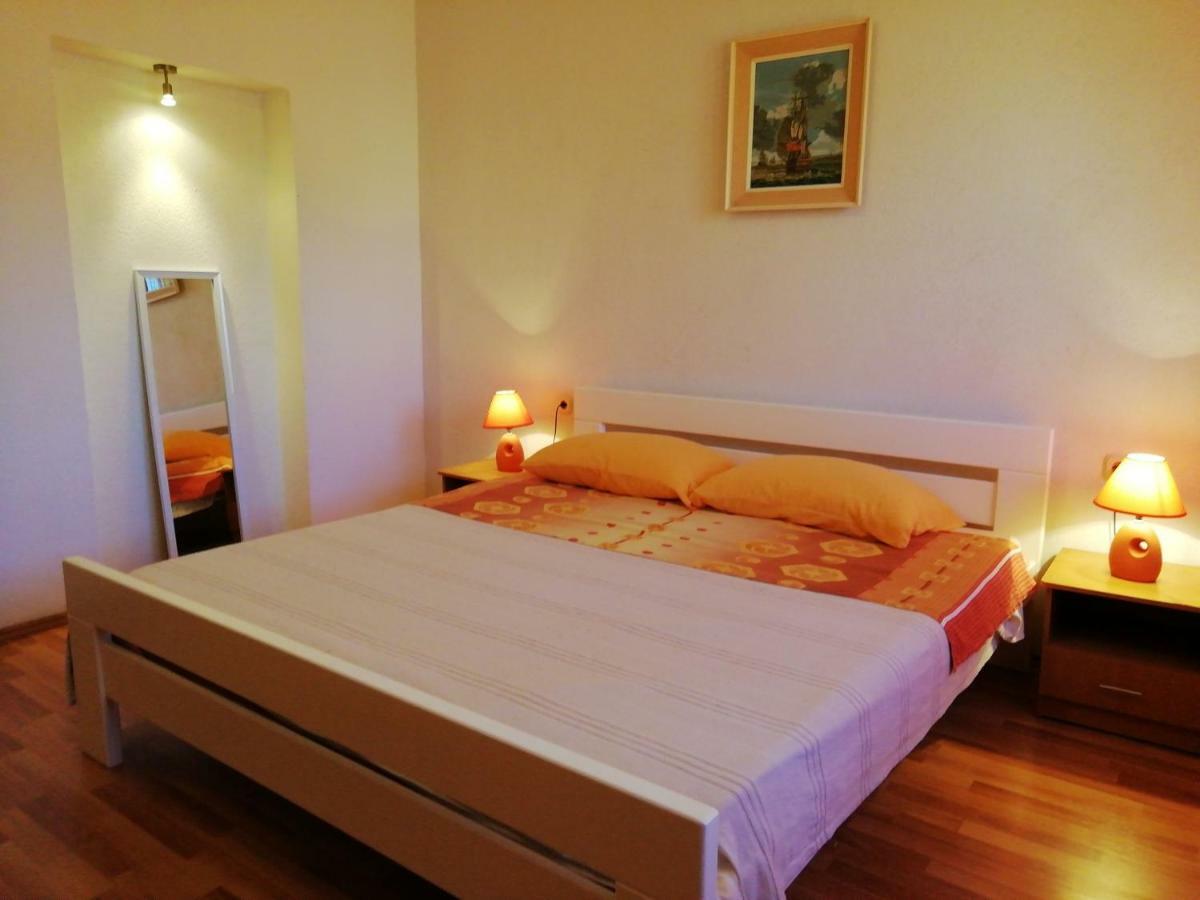 Apartments Jadranka Ivana Pula Eksteriør billede