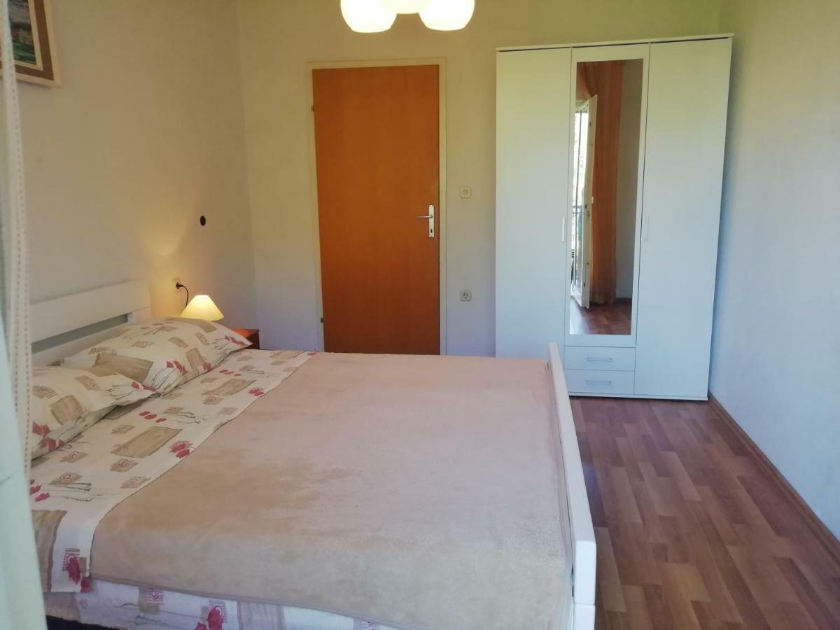 Apartments Jadranka Ivana Pula Eksteriør billede