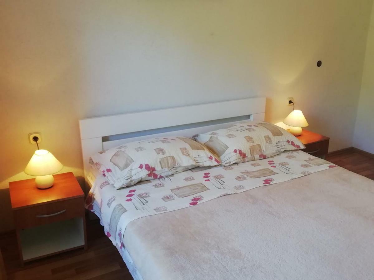 Apartments Jadranka Ivana Pula Eksteriør billede